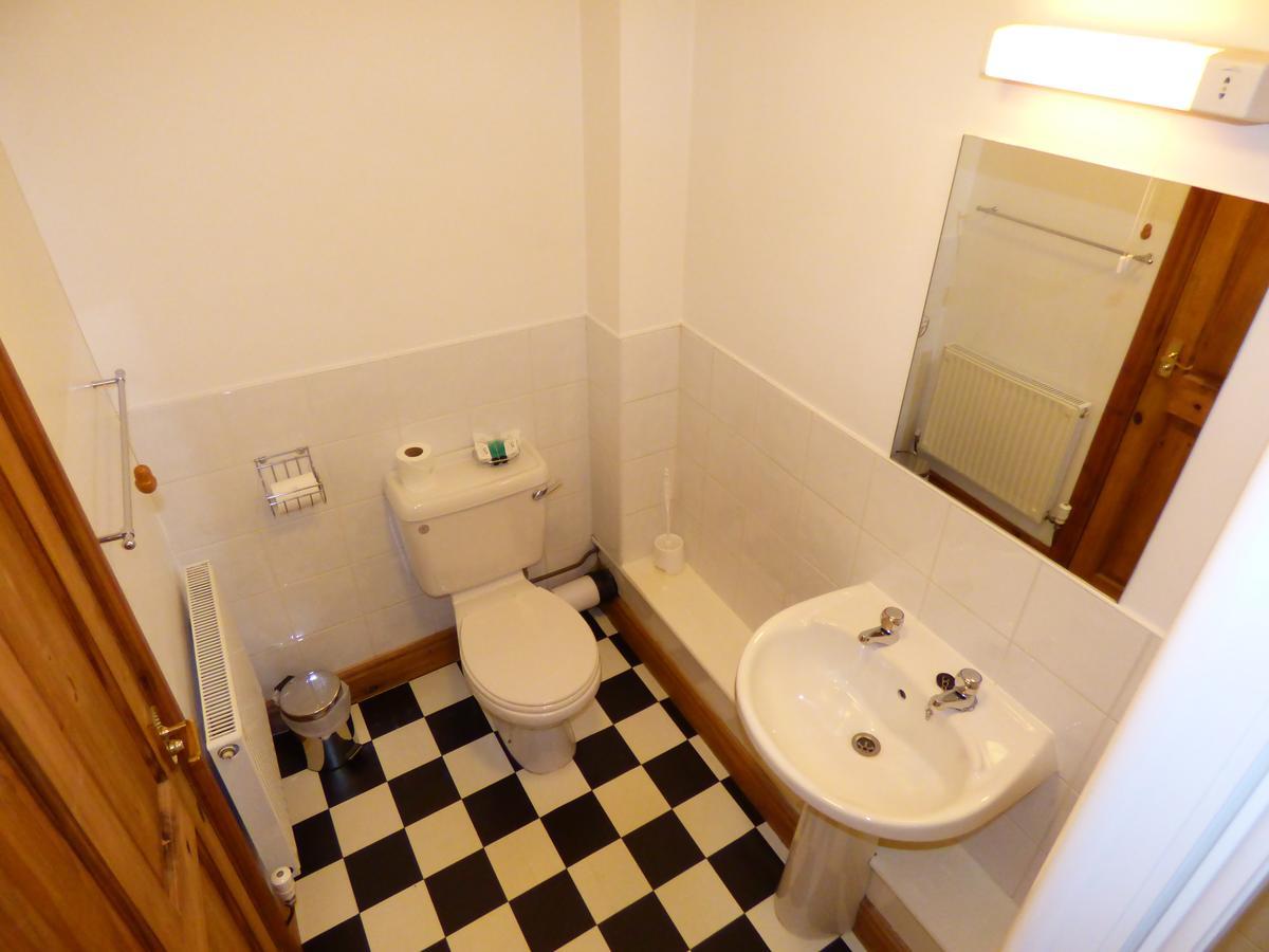The Belted Will Inn Farlam エクステリア 写真